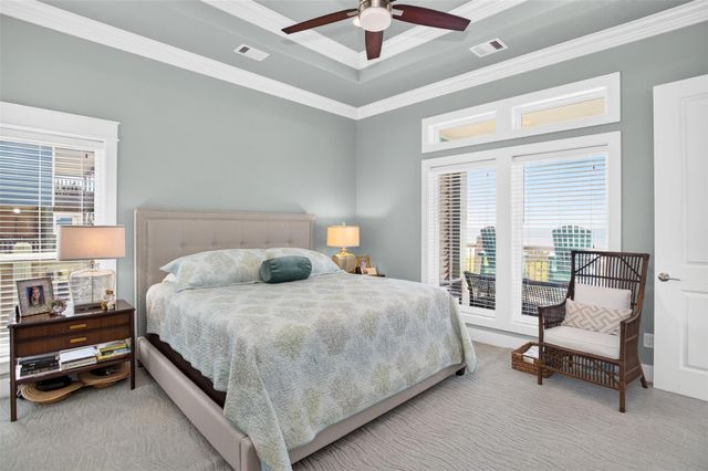 1335 Emerald Drive, Crystal Beach, TX 77650