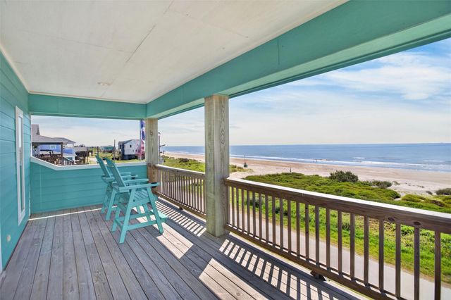 1335 Emerald Drive, Crystal Beach, TX 77650