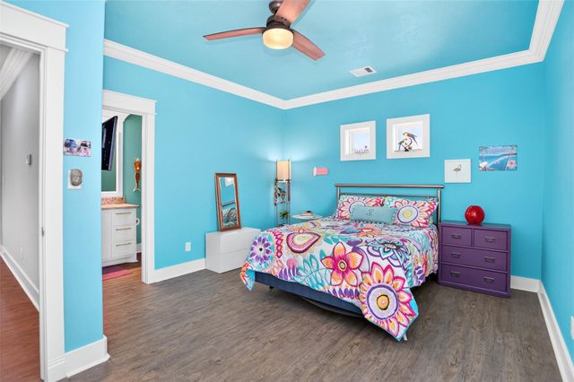 1335 Emerald Drive, Crystal Beach, TX 77650
