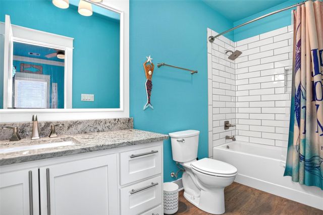 1335 Emerald Drive, Crystal Beach, TX 77650