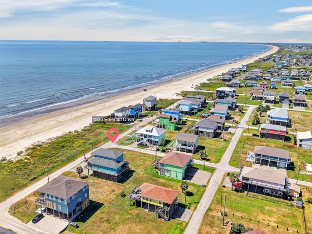 1335 Emerald Drive, Crystal Beach, TX 77650