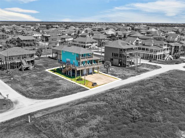 1335 Emerald Drive, Crystal Beach, TX 77650