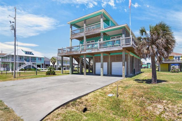 1335 Emerald Drive, Crystal Beach, TX 77650