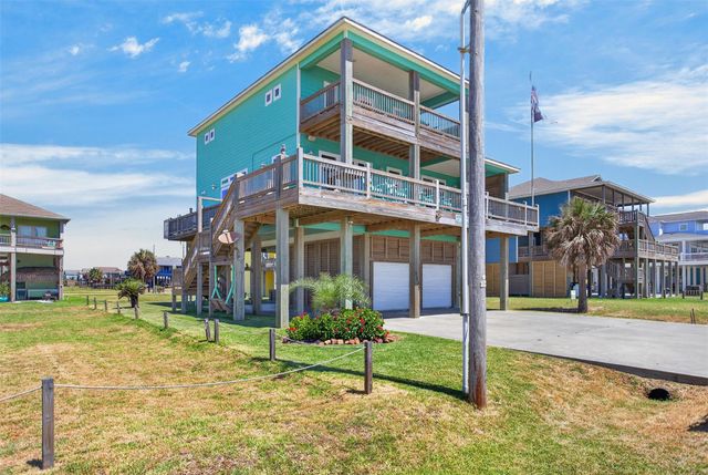 1335 Emerald Drive, Crystal Beach, TX 77650