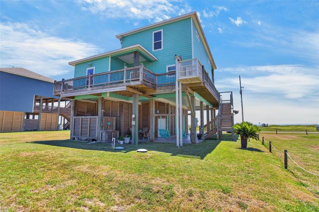 1335 Emerald Drive, Crystal Beach, TX 77650