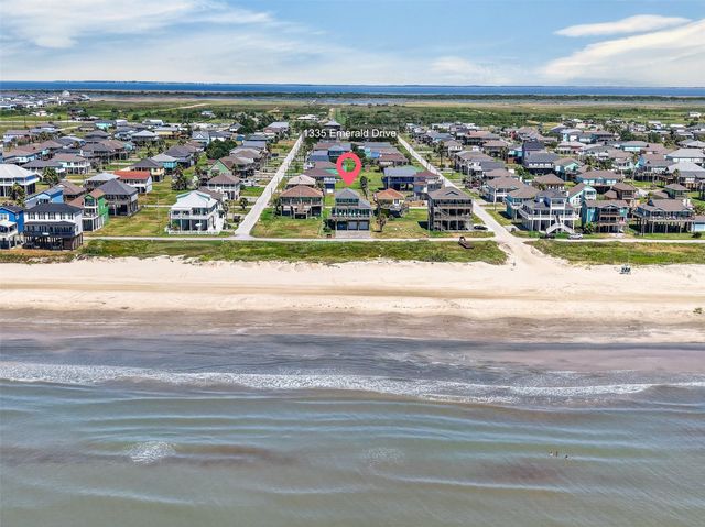 1335 Emerald Drive, Crystal Beach, TX 77650
