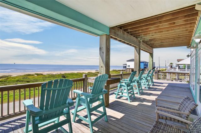 1335 Emerald Drive, Crystal Beach, TX 77650