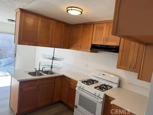 16845 San Bernardino 7, Fontana, CA 92335