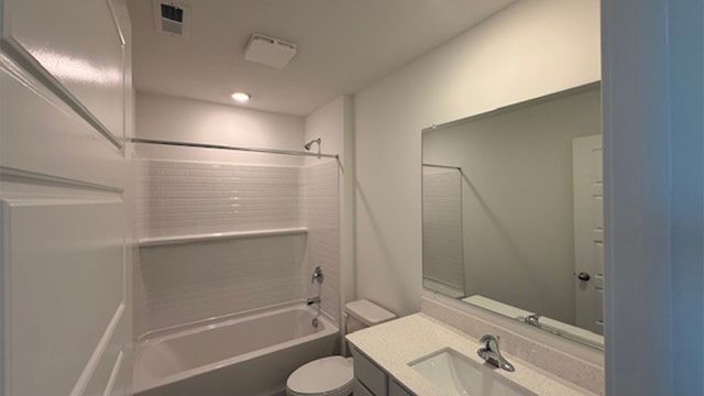 10036 Edgebrook Lane, Huntley, IL 60142