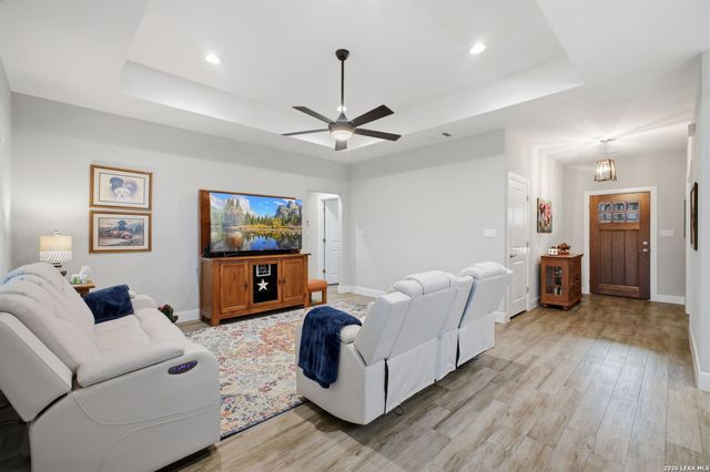 1244 Lasso, Canyon Lake, TX 78133