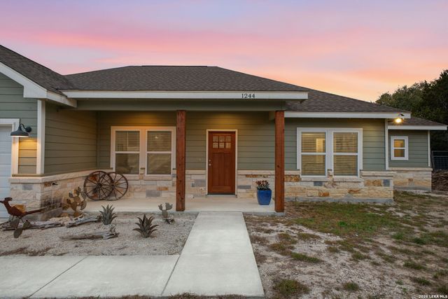 1244 Lasso, Canyon Lake, TX 78133