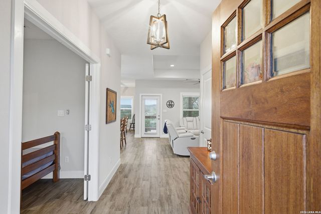 1244 Lasso, Canyon Lake, TX 78133