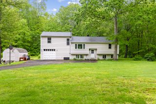 30 Cottage Road, Bozrah, CT 06334