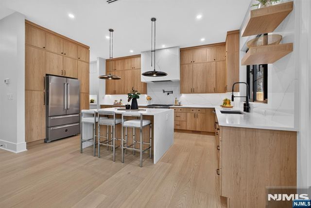 395 Hickory Avenue, Paramus, NJ 07652