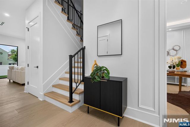 395 Hickory Avenue, Paramus, NJ 07652