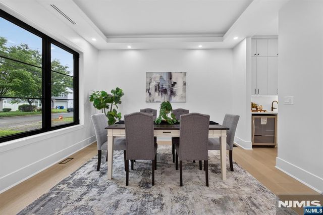 395 Hickory Avenue, Paramus, NJ 07652