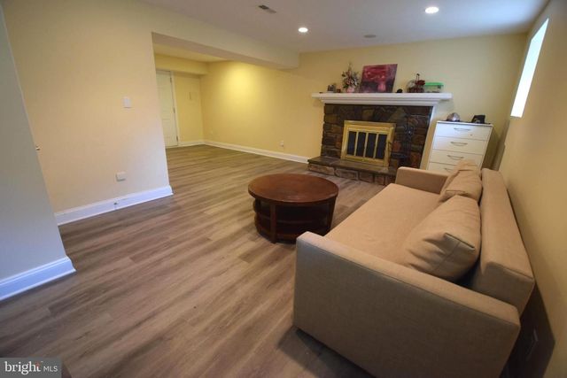 7601 ANAMOSA WAY, Derwood, MD 20855