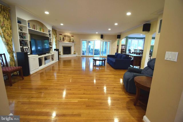 7601 ANAMOSA WAY, Derwood, MD 20855