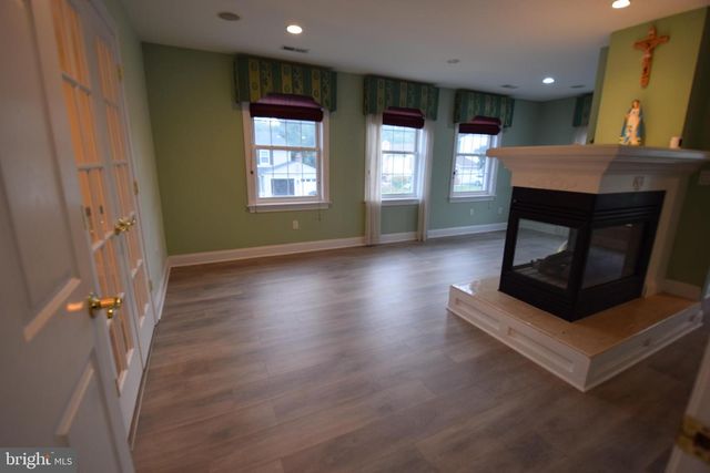 7601 ANAMOSA WAY, Derwood, MD 20855