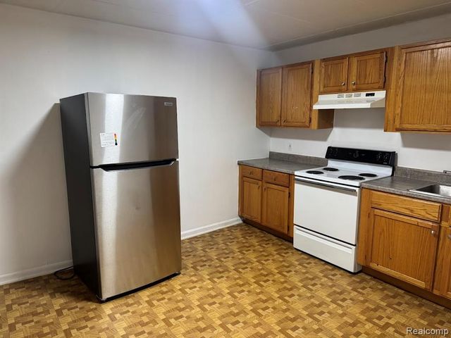 17 Stapleton Street, Mount Clemens, MI 48043