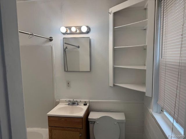 17 Stapleton Street, Mount Clemens, MI 48043