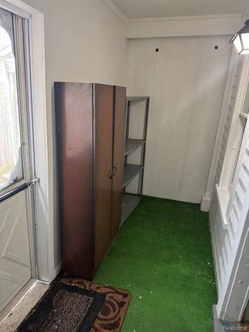 17 Stapleton Street, Mount Clemens, MI 48043