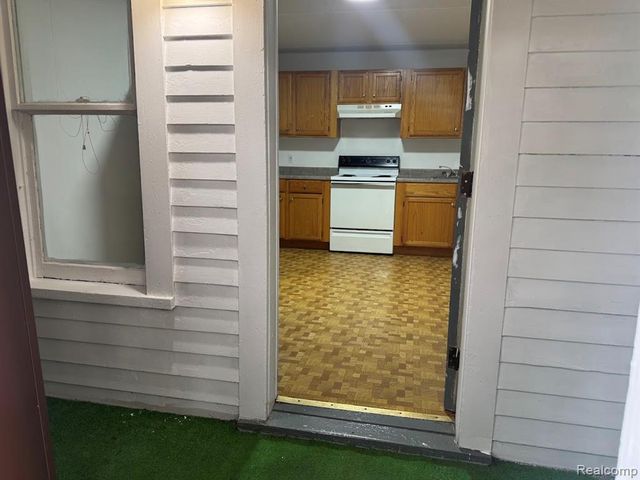 17 Stapleton Street, Mount Clemens, MI 48043