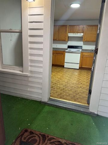 17 Stapleton Street, Mount Clemens, MI 48043