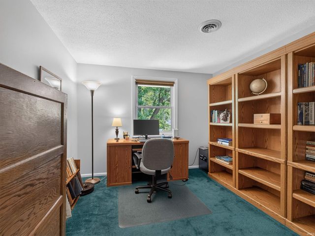 4720 Ottawa Drive, Fort Wayne, IN 46835
