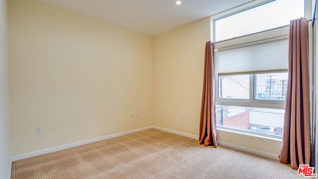 155 S Oxford Avenue 404, Los Angeles, CA 90004