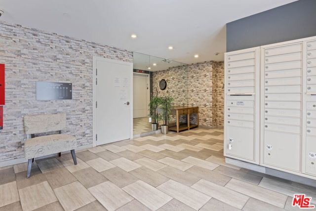 155 S Oxford Avenue 404, Los Angeles, CA 90004