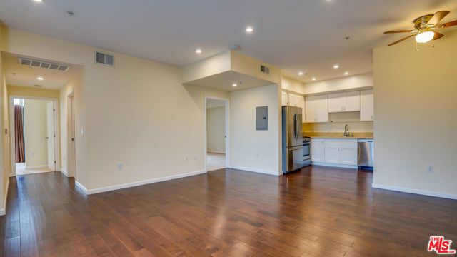 155 S Oxford Avenue 404, Los Angeles, CA 90004