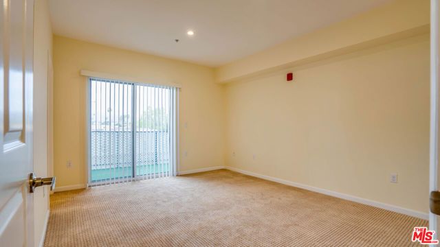 155 S Oxford Avenue 404, Los Angeles, CA 90004