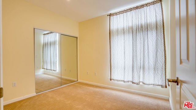 155 S Oxford Avenue 404, Los Angeles, CA 90004