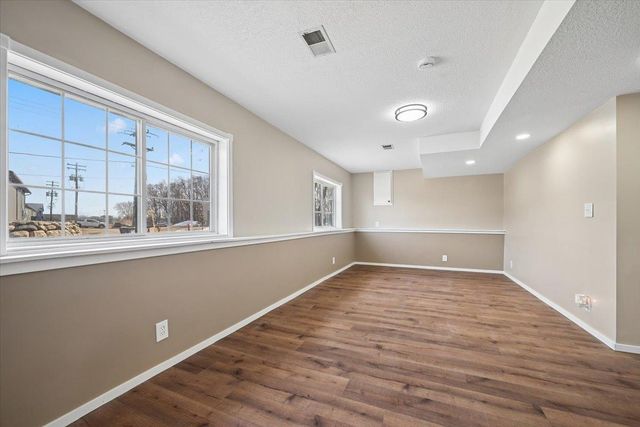 8768 Moorhouse Avenue, Clear Lake, MN 55319