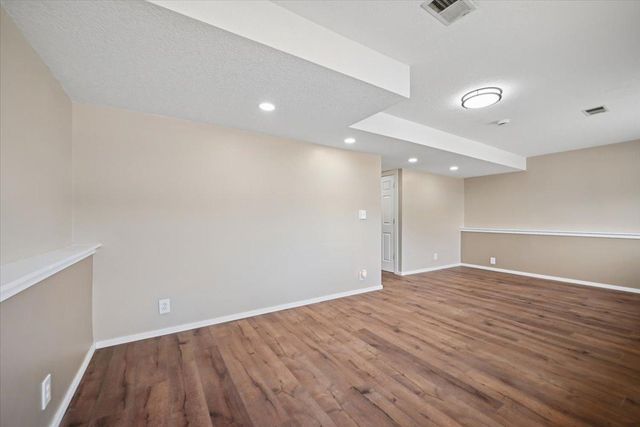 8768 Moorhouse Avenue, Clear Lake, MN 55319