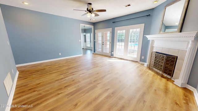 2761 Dickens Place Drive, Southaven, MS 38671