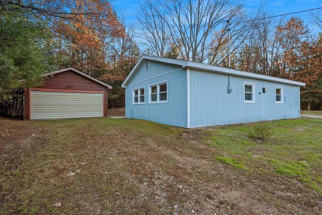 N9598 COTTAGE LANE, Wausaukee, WI 54177