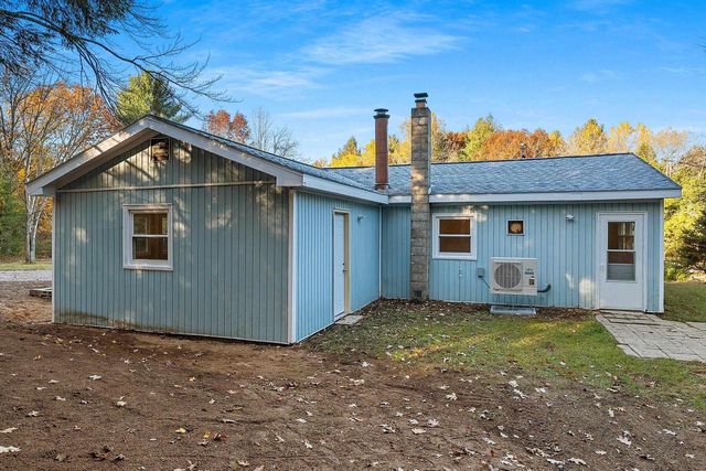 N9598 COTTAGE LANE, Wausaukee, WI 54177