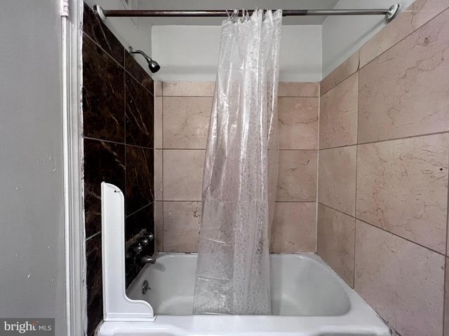 6220 ALGON AVE, Philadelphia, PA 19111