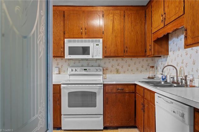 1402 Clegg Street, Greensboro, NC 27407