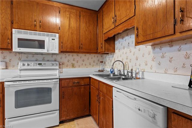 1402 Clegg Street, Greensboro, NC 27407