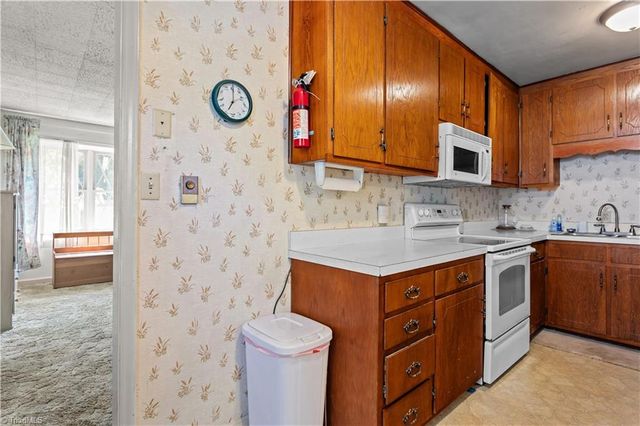 1402 Clegg Street, Greensboro, NC 27407