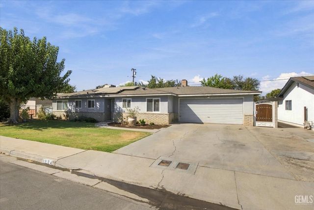 1324 Emery Avenue, Bakersfield, CA 93304