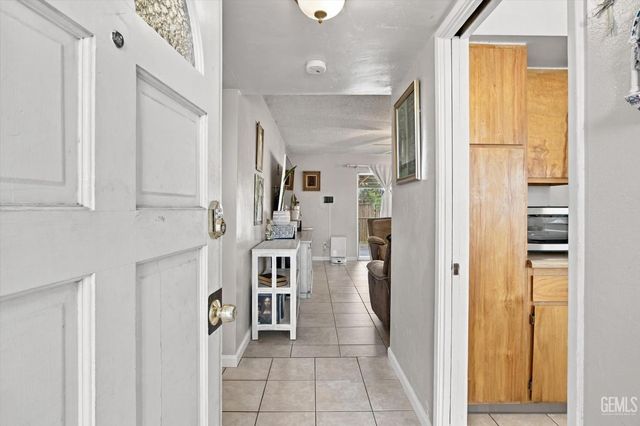 1324 Emery Avenue, Bakersfield, CA 93304