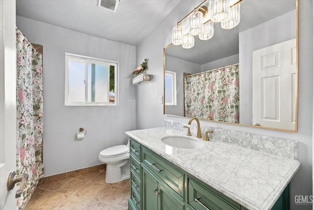 1324 Emery Avenue, Bakersfield, CA 93304