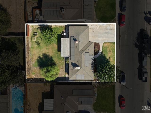 1324 Emery Avenue, Bakersfield, CA 93304