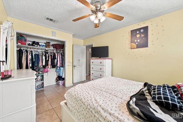1324 Emery Avenue, Bakersfield, CA 93304