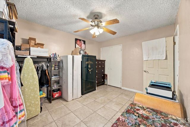 1324 Emery Avenue, Bakersfield, CA 93304