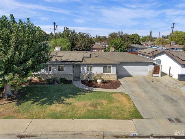 1324 Emery Avenue, Bakersfield, CA 93304